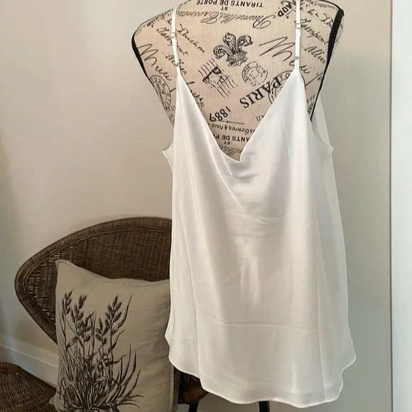 NWT-Calvin Klein camisole ❤️ - Picture 4 of 9